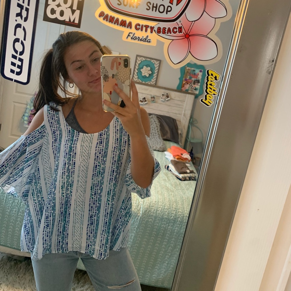 🌟 Boho style, loose fit light blue/white blouse